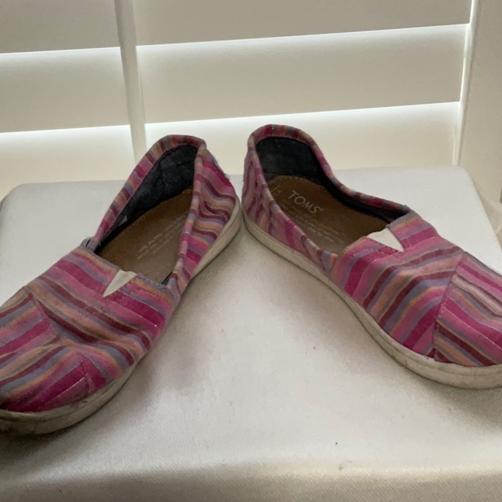Toms - Picture 5 of 7